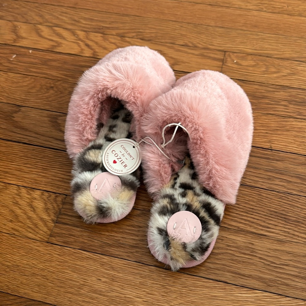 NWT athropologie couldn’t be cozier pink and leopard slippers